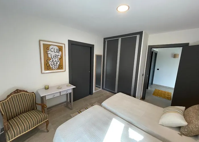 La Portilla De La Vera *